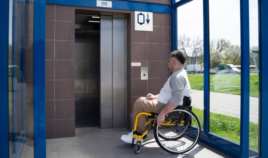 All entrances and exits have widened doorways and are equipped with ramps.